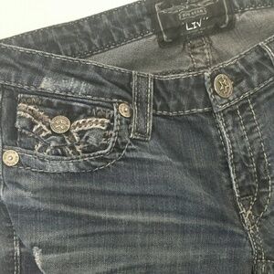 THE LEGENDARY BLUE JEANS